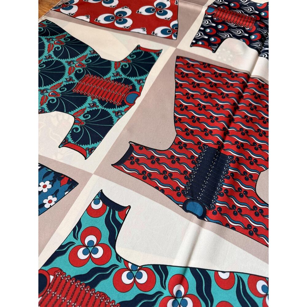 Vintage 70 Kimono Print Scarf | Oversized Mod Novelty Shawl Wrap - Picture 8 of 8